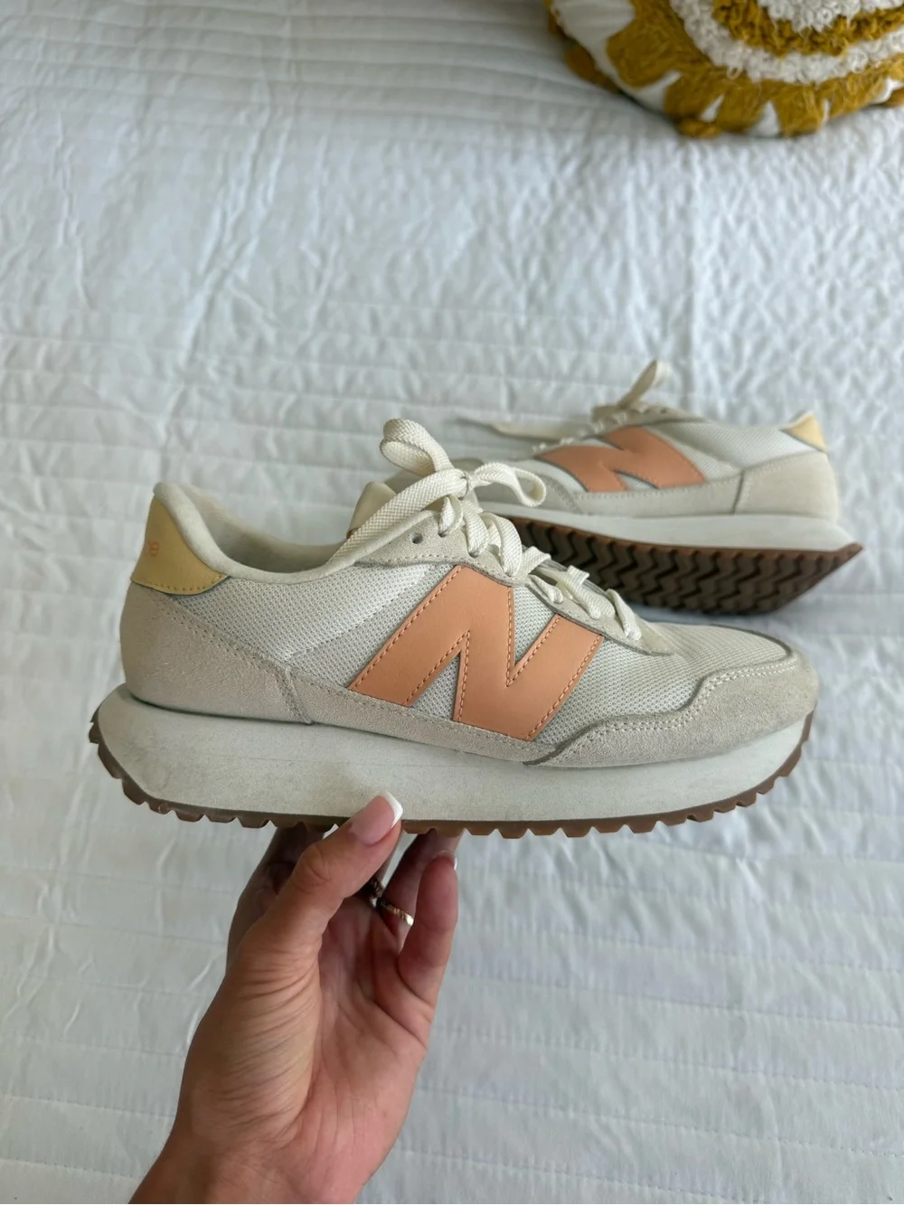 New Balance 237 Sneakers